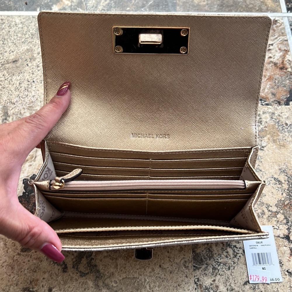 Excellent Condition. Like New. - image 3